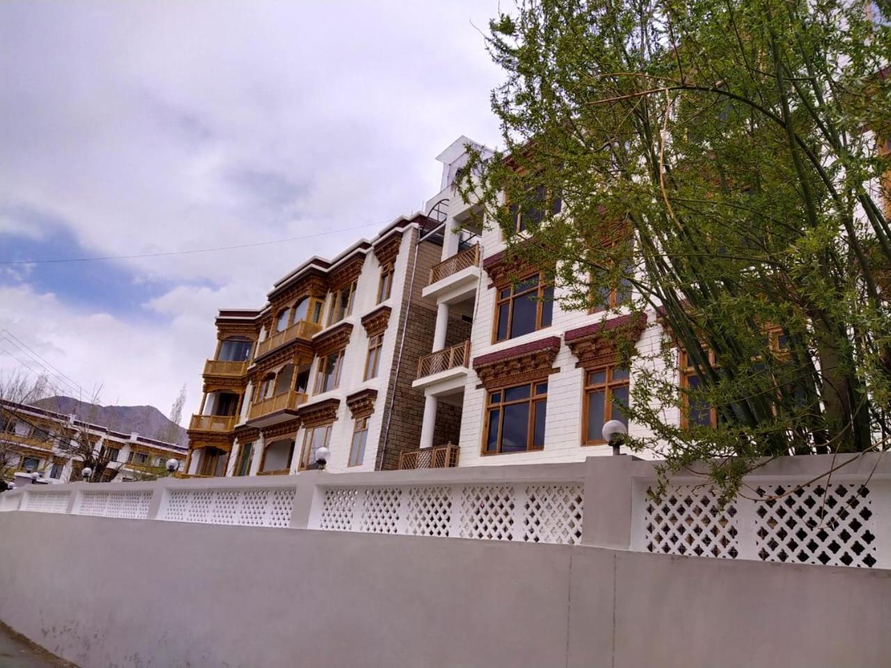Kanishka Hotel Ladakh By Lexstays Leh Buitenkant foto